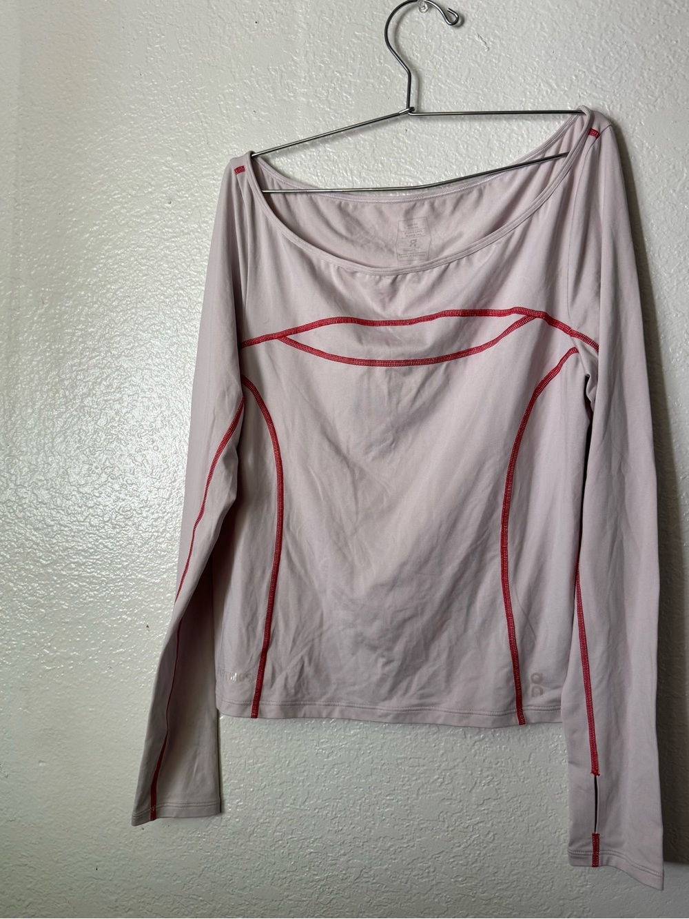On Running Light Pink Long Sleeve Scoop Neck Top with Red Contrast Seams